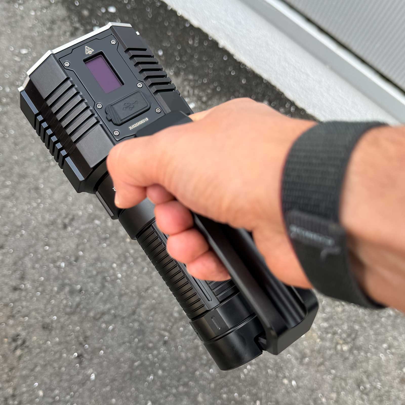 Fenix LR60R – LED Suchscheinwerfer mit 21000 lm, Spot-/Flutlicht, Akku & USB-C