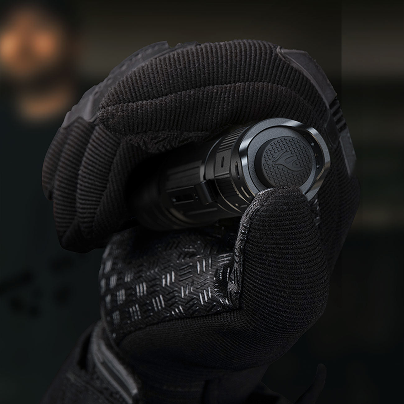 Fenix PD32R schwarz – Taktische Taschenlampe mit 1400 lm, Akku & USB-C