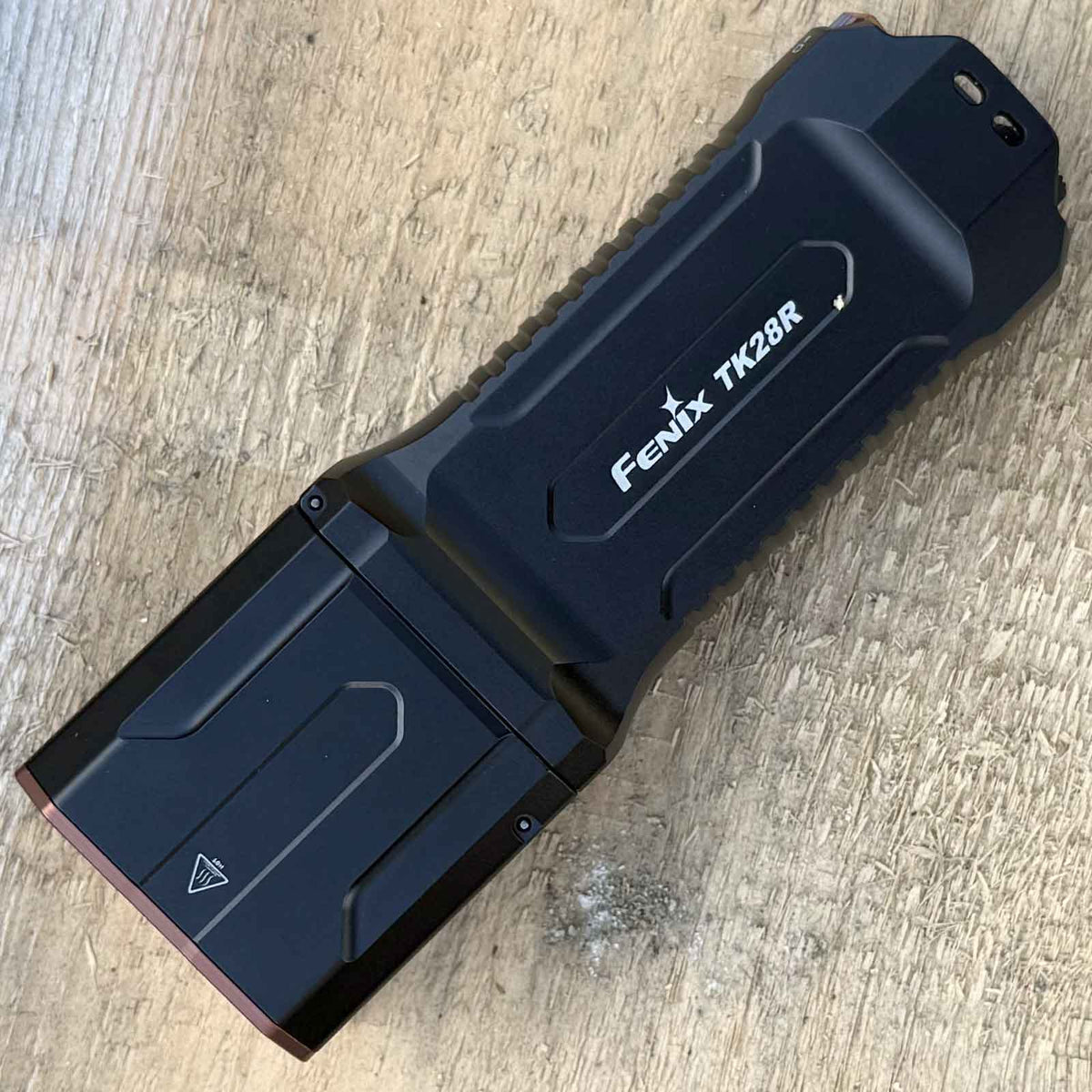 Fenix TK28R – Jagdtaschenlampe mit 6500 Lumen, Rotlicht, 2 Akkus & USB-C