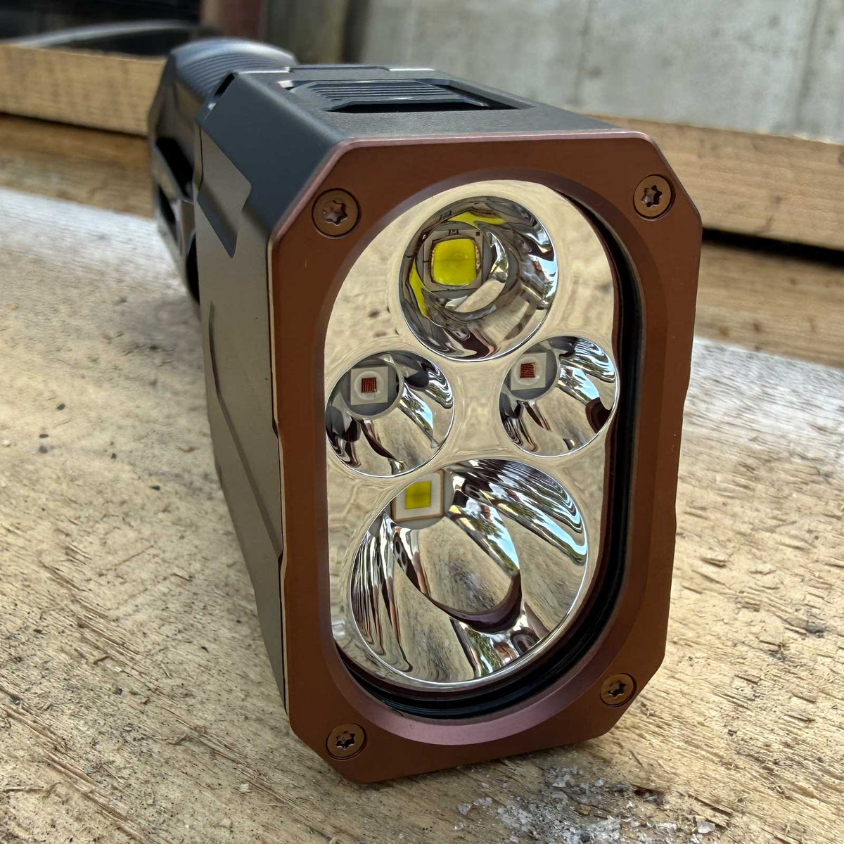 Fenix TK28R – Jagdtaschenlampe mit 6500 Lumen, Rotlicht, 2 Akkus & USB-C