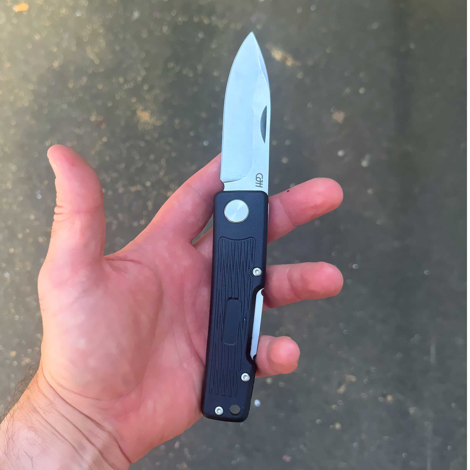 Herbertz CJH Father – Taschenmesser mit Backlock & GFN-Griff – Größenvergleich in der Hand