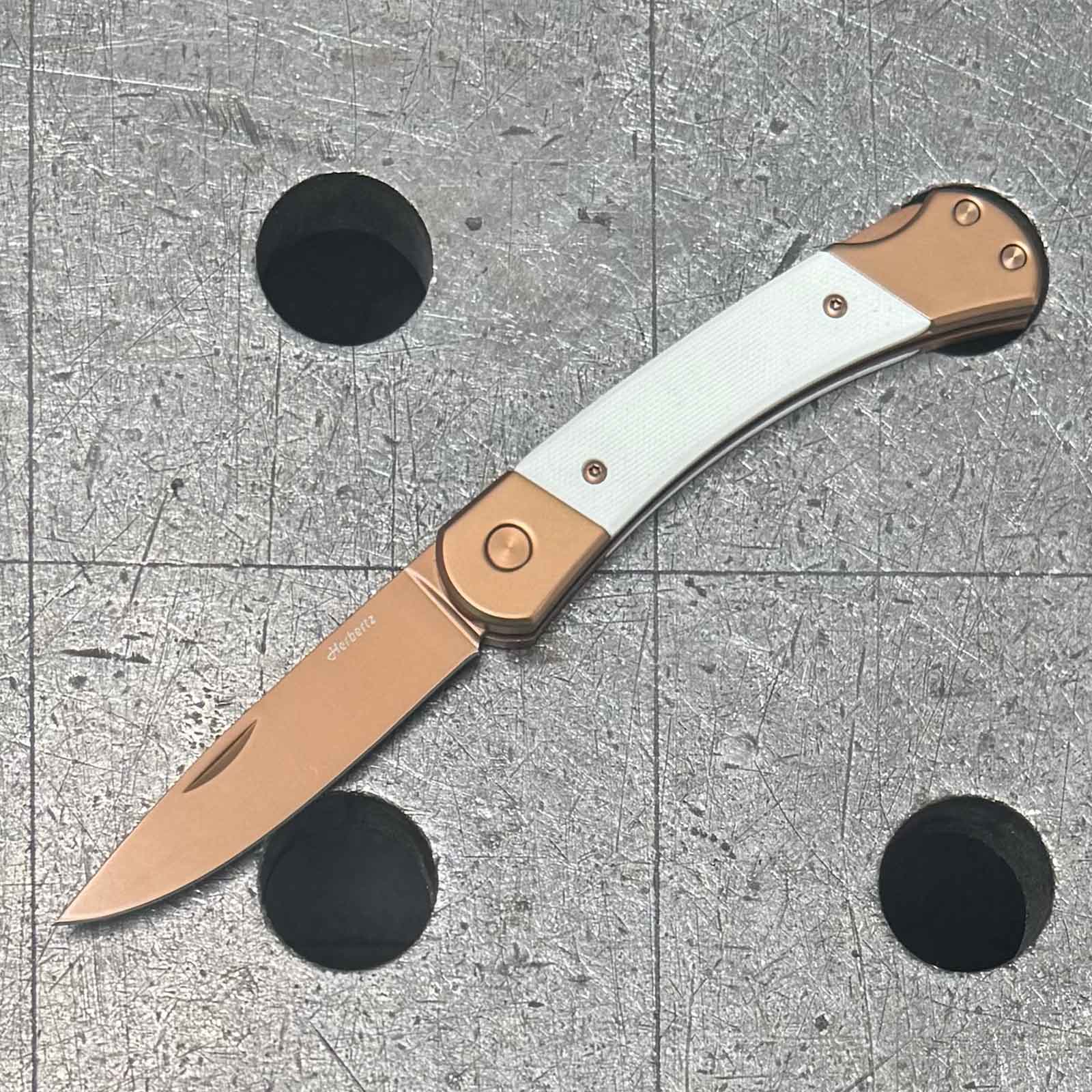Herbertz Rosengold Taschenmesser Medium – D2-Klinge, Titanbeschichtung & G10-Griff
