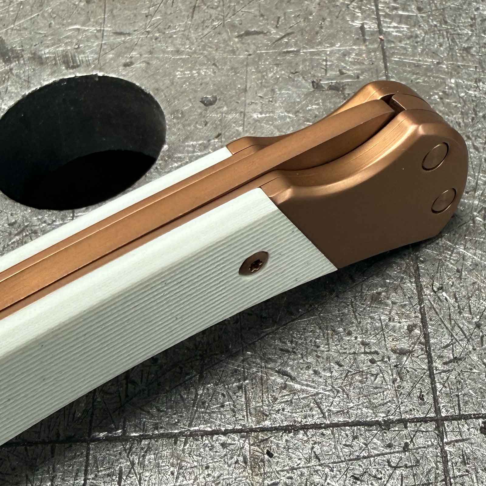 Herbertz Rosengold Taschenmesser Medium – D2-Klinge, Titanbeschichtung & G10-Griff