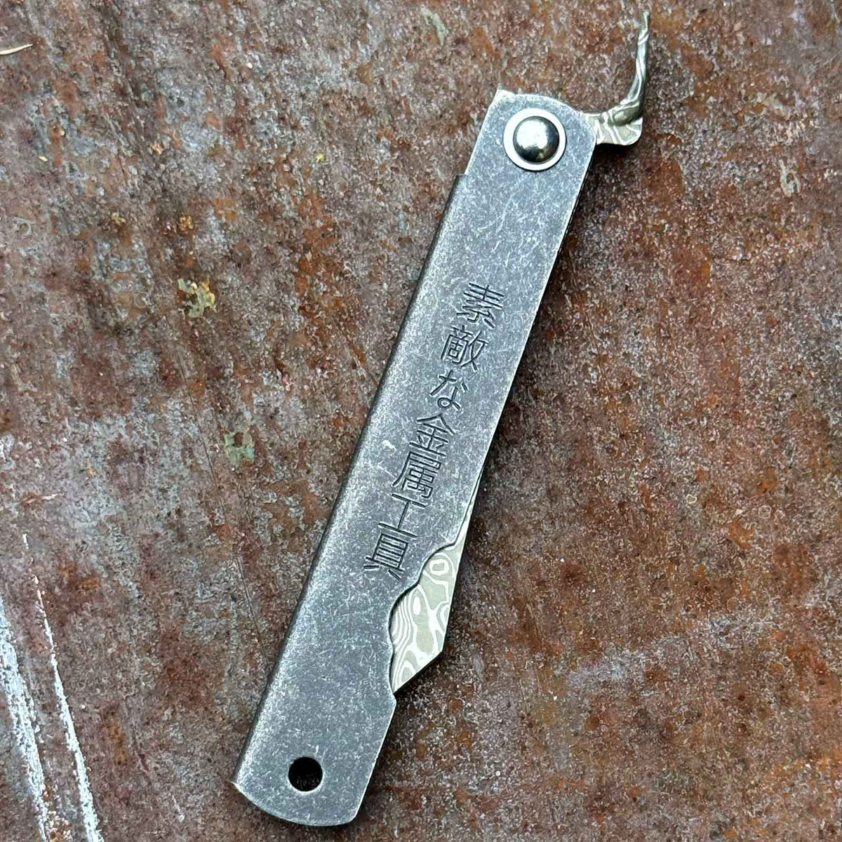 Higo Kinzoku Damascus – mit Griffstruktur im Detail