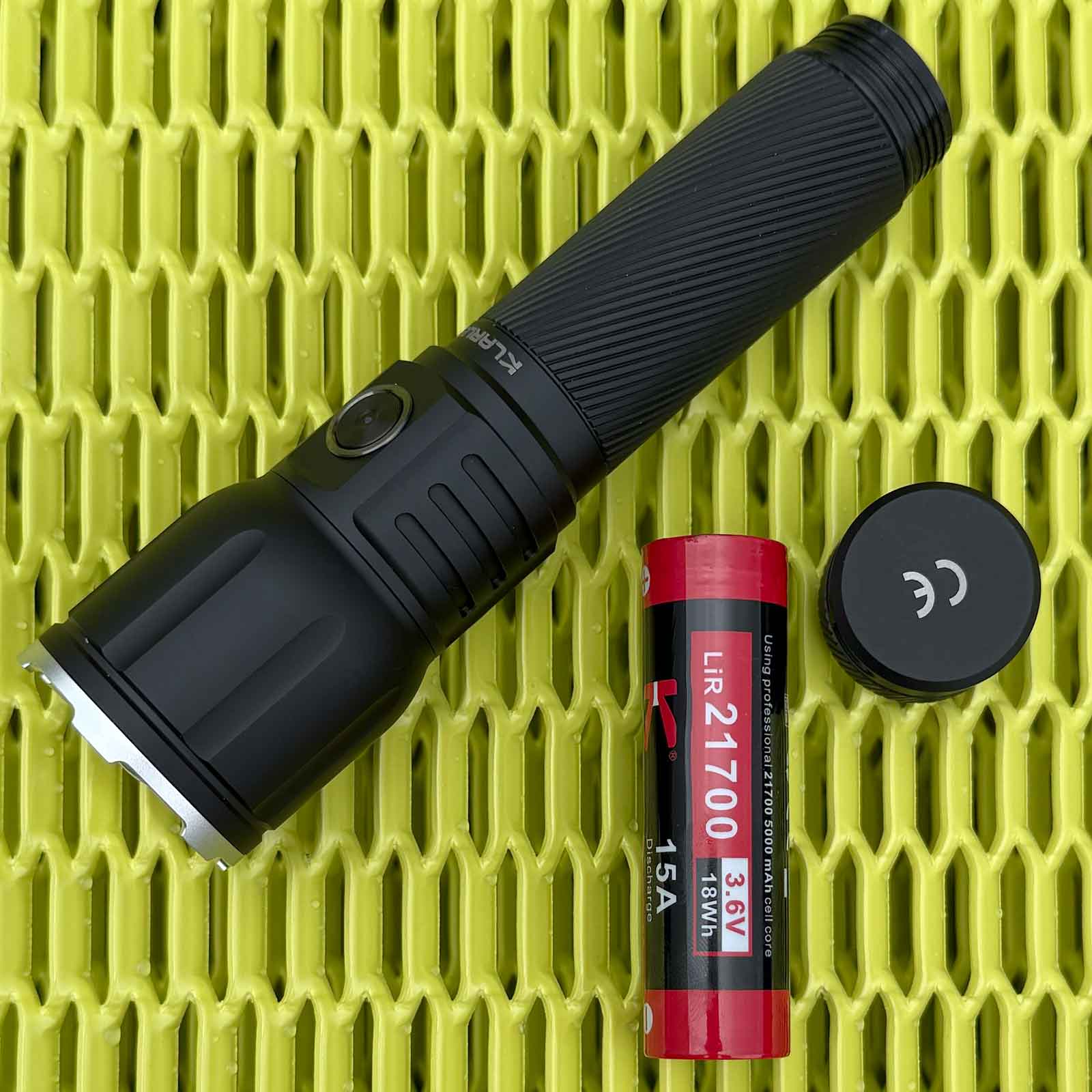 Klarus A3 Zoom – fokussierbare Taschenlampe, 2200 lm, Akku & USB-C (Modell 2026)
