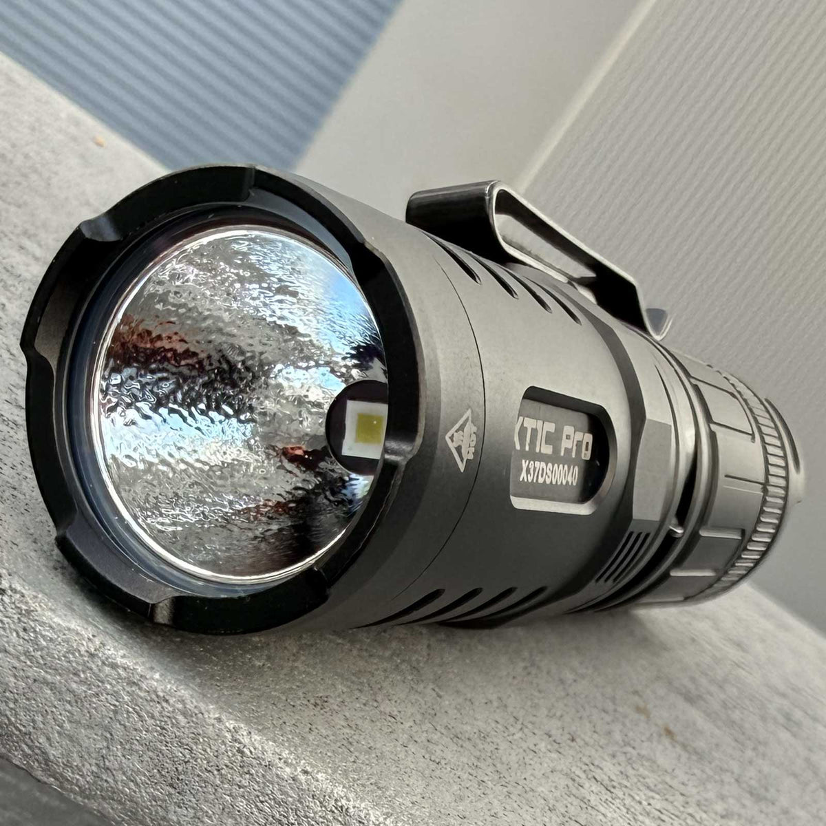 Klarus XT1C Pro – Taschenlampe mit 1000 lm, Rotlicht & Micro-USB-Akku