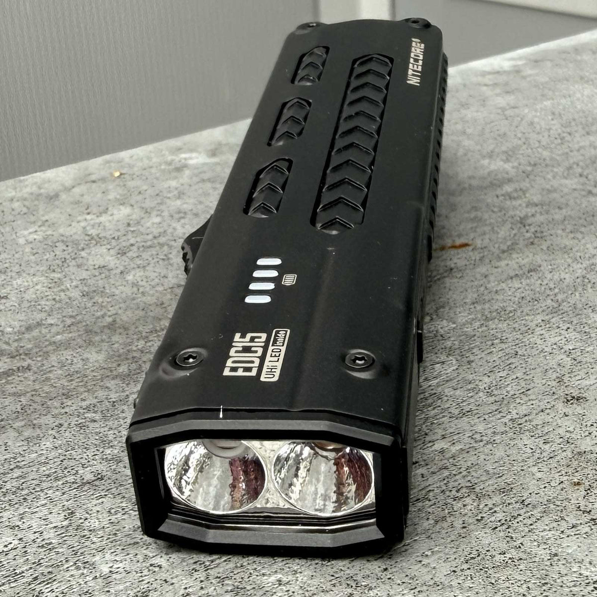 Nitecore EDC15 Taschenlampe 1200 Lumen +UV