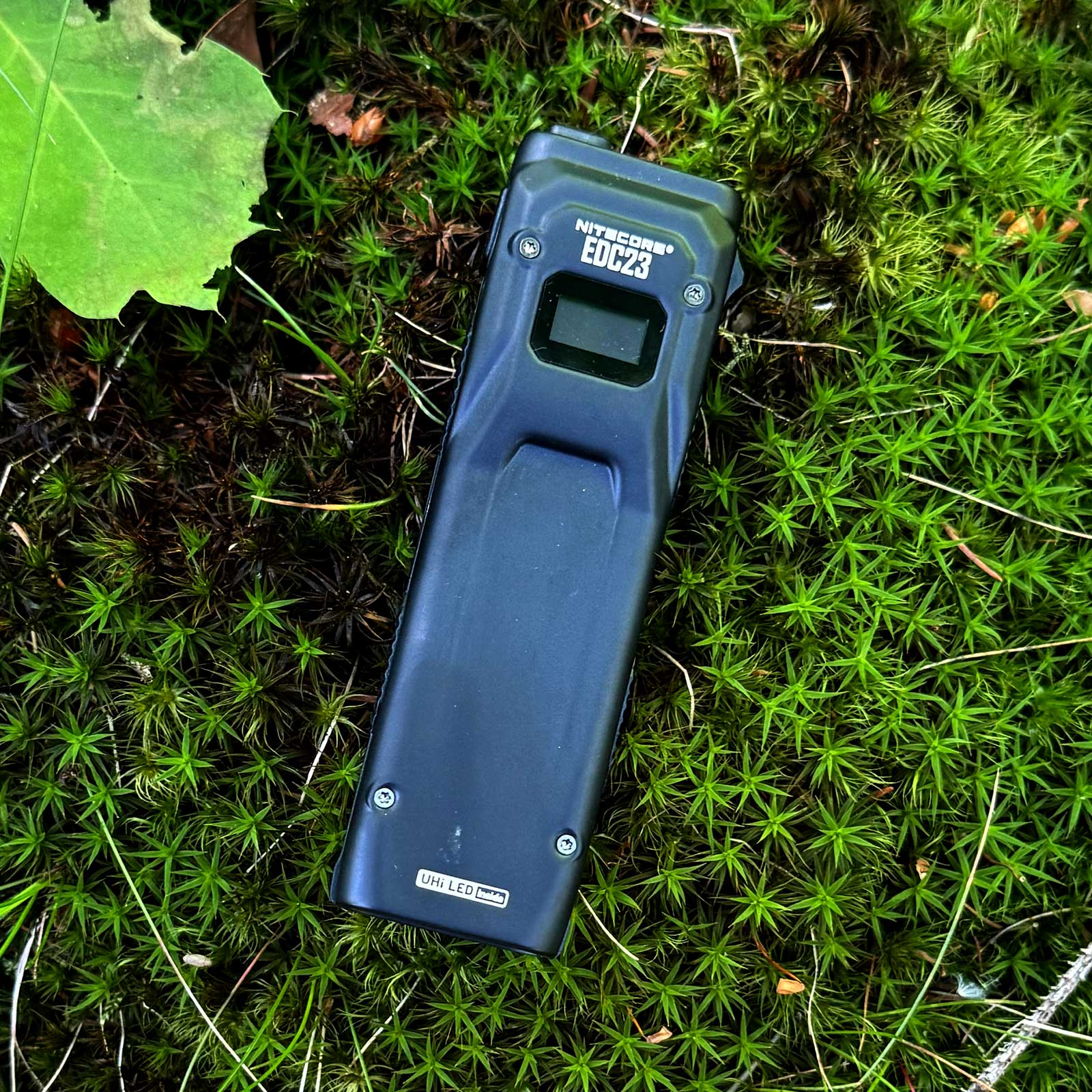 Nitecore EDC23 – flache EDC-Taschenlampe mit 2500 Lumen, OLED-Display, USB-C