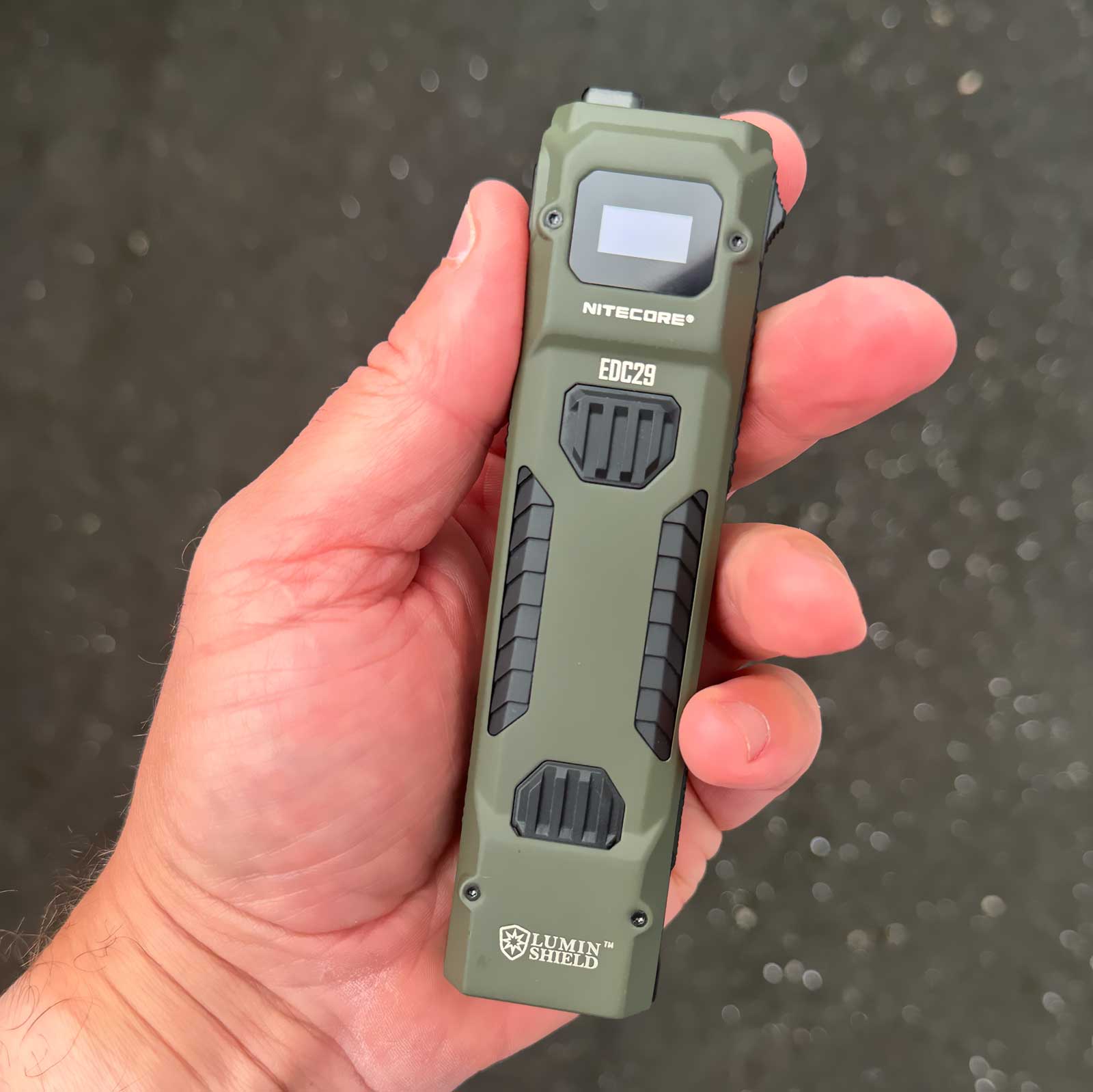 Nitecore EDC29 Olivgrün – EDC-Taschenlampe mit 6500 lm & USB-C (Sonderedition)