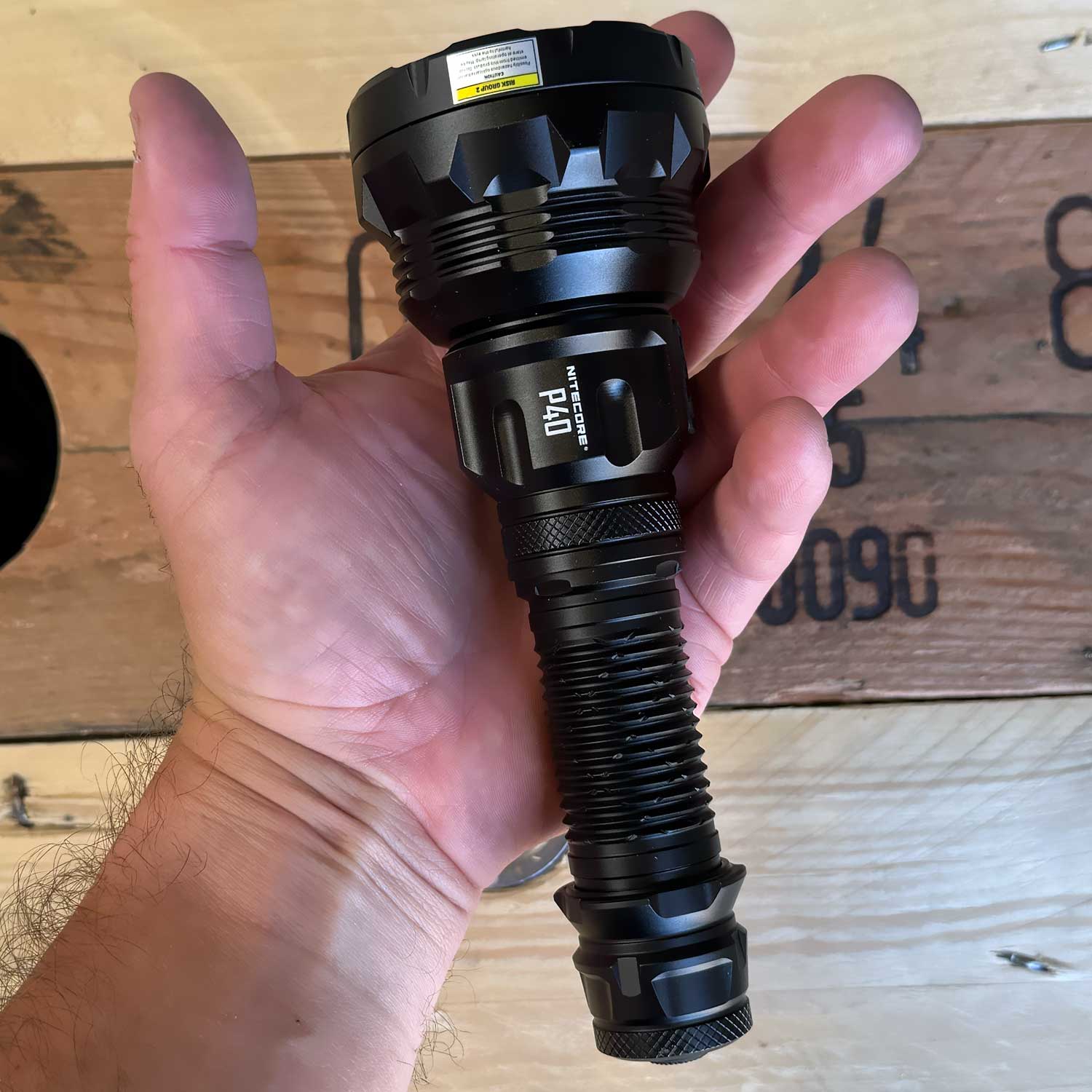 Nitecore P40 – LEP Laser Taschenlampe mit Spot- & Flutlicht