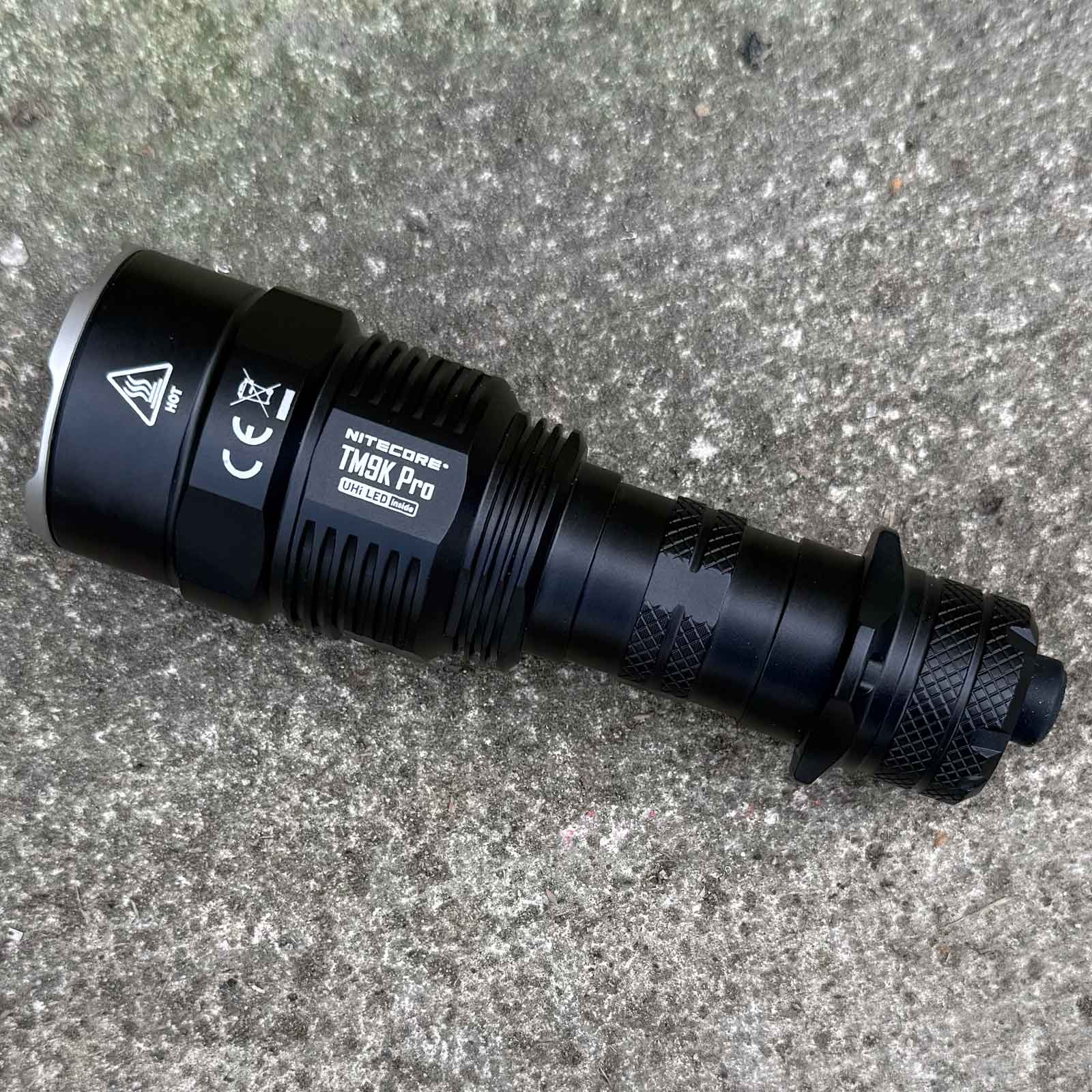 Nitecore TM9K PRO – Taschenlampe mit 9900 lm, Spot- & Flutlicht, USB-C