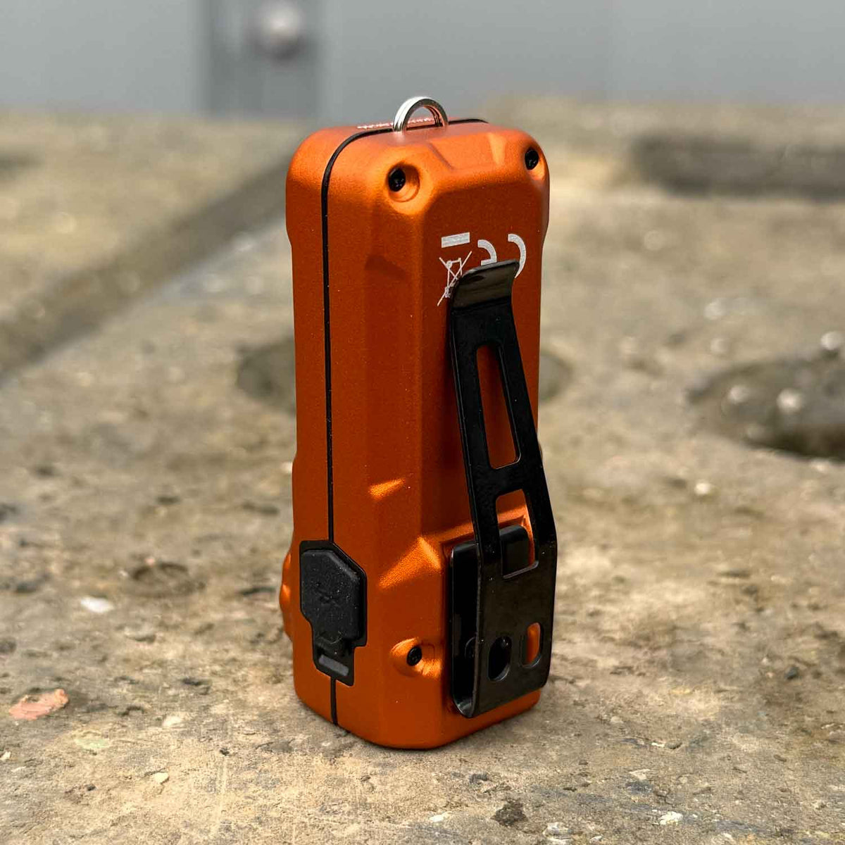 Nitecore TUP2 - Mini-Taschenlampe mit 3 Lichtfarben 1200 Lumen USB-C
