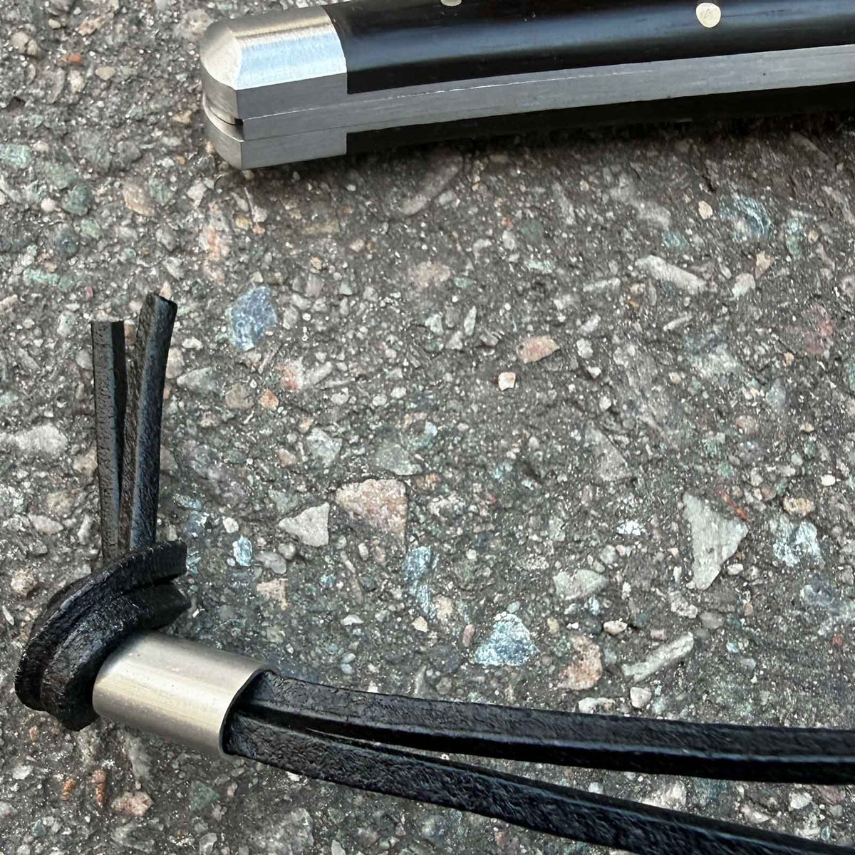 Otter Lederband mit Hülse