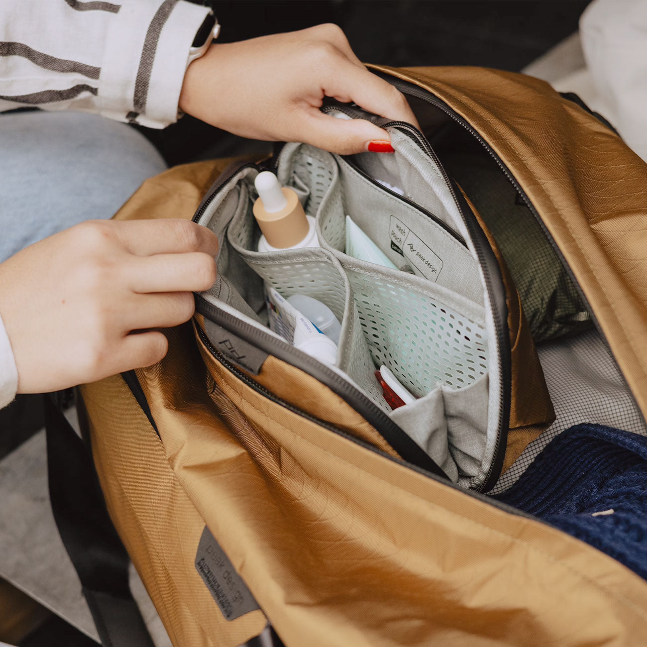 Peak Design Wash Pouch Small – kompakte Reise-Kulturtasche mit Haken
