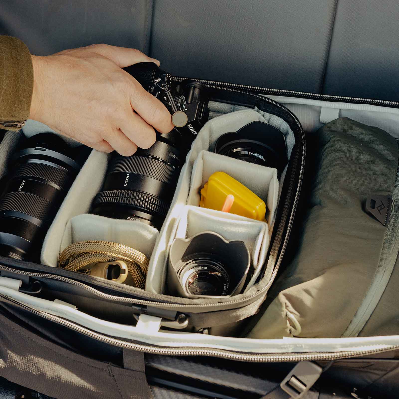 Peak Design Travel Backpack 2-in-1 40 Liter - Reise-und Fotorucksack in 3 Farben