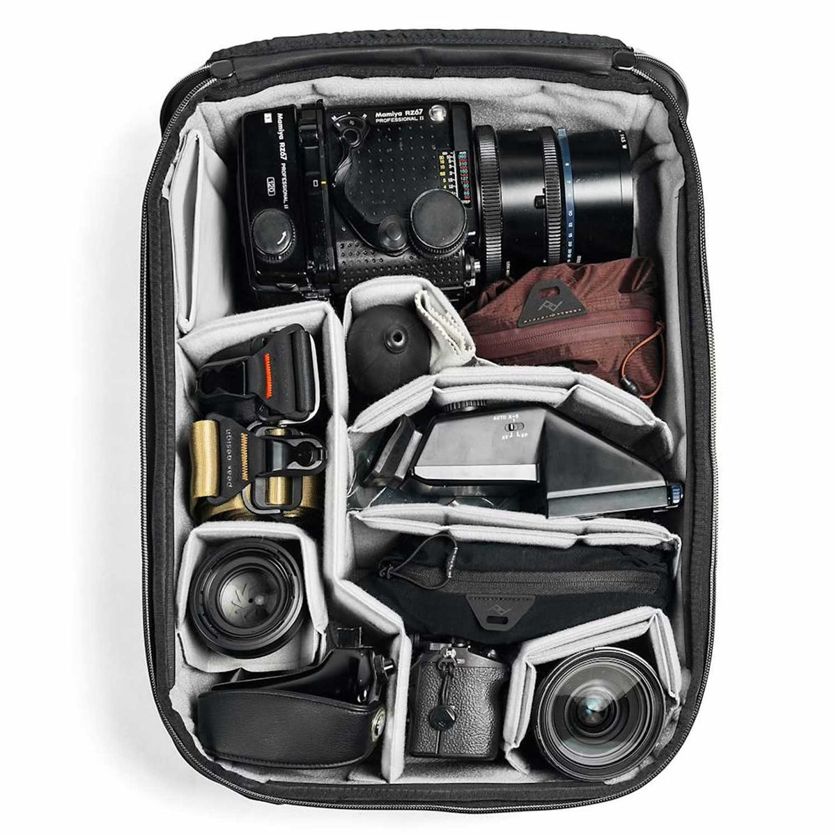 Peak Design Camera Cube V2 – Kamera-Packwürfel. Produktansicht des schwarzen Kamera-Packwürfels in Größe XL.