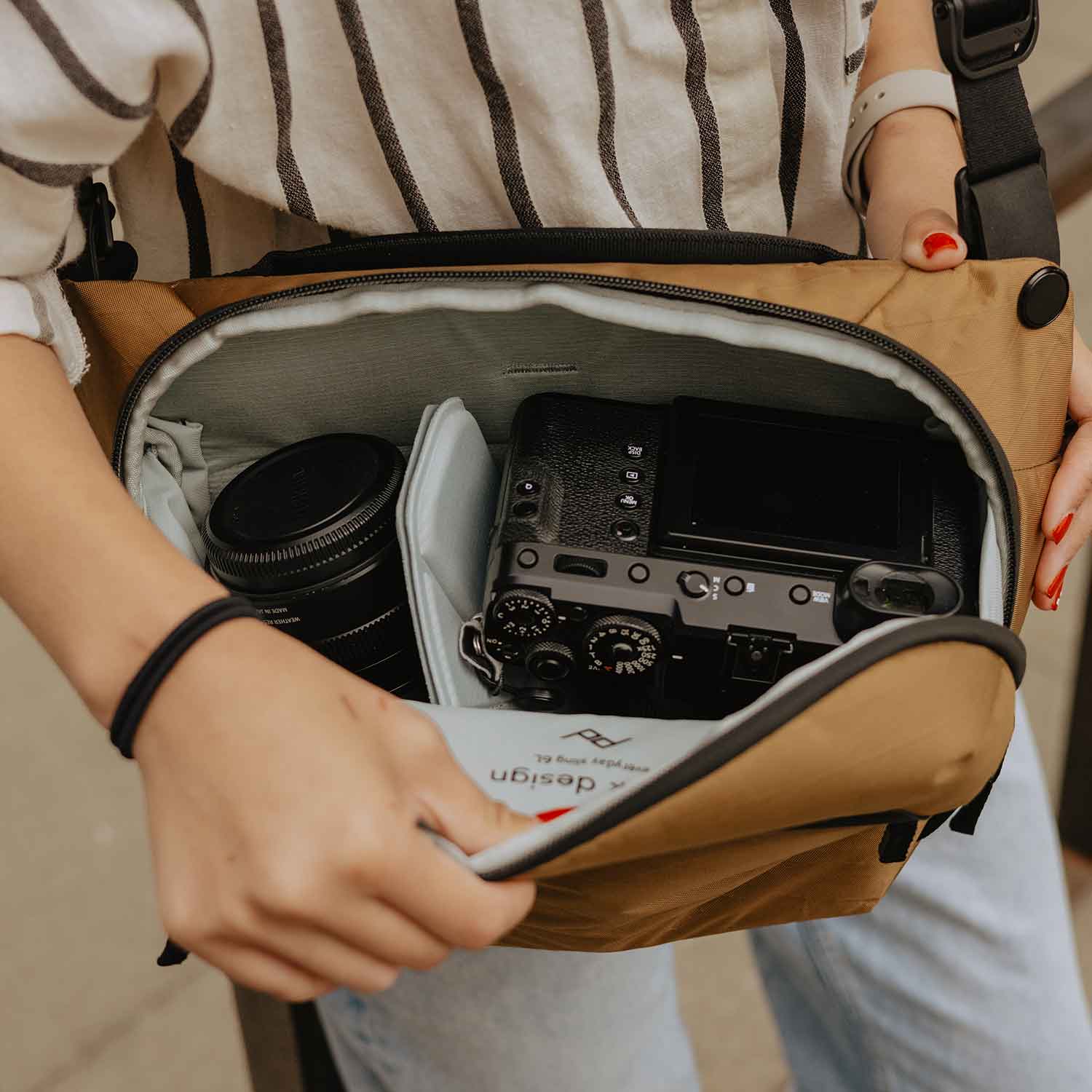 Peak Design Everyday Sling Bag 6L – Kameratasche objektiv photo linsen coyote-braun braun