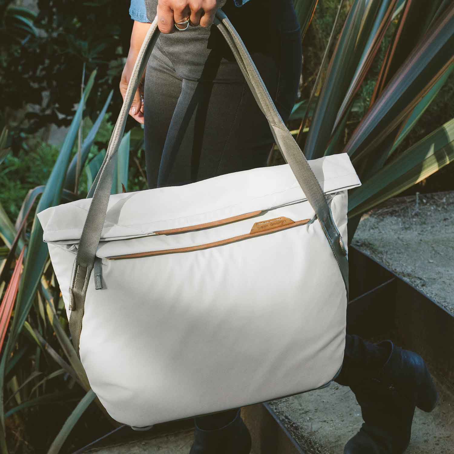 Peak Design Everyday Tote 15L – Stylische Kameratasche in trendigen Farben – Detailansicht