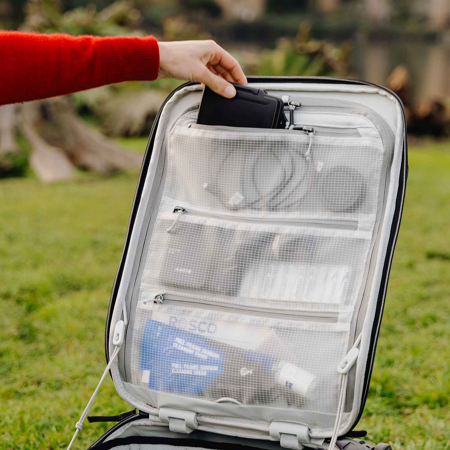 Peak Design Roller Pro Rollkoffer – Premium-Handgepäck 34-39 Liter in 3 Farben – Detailansicht