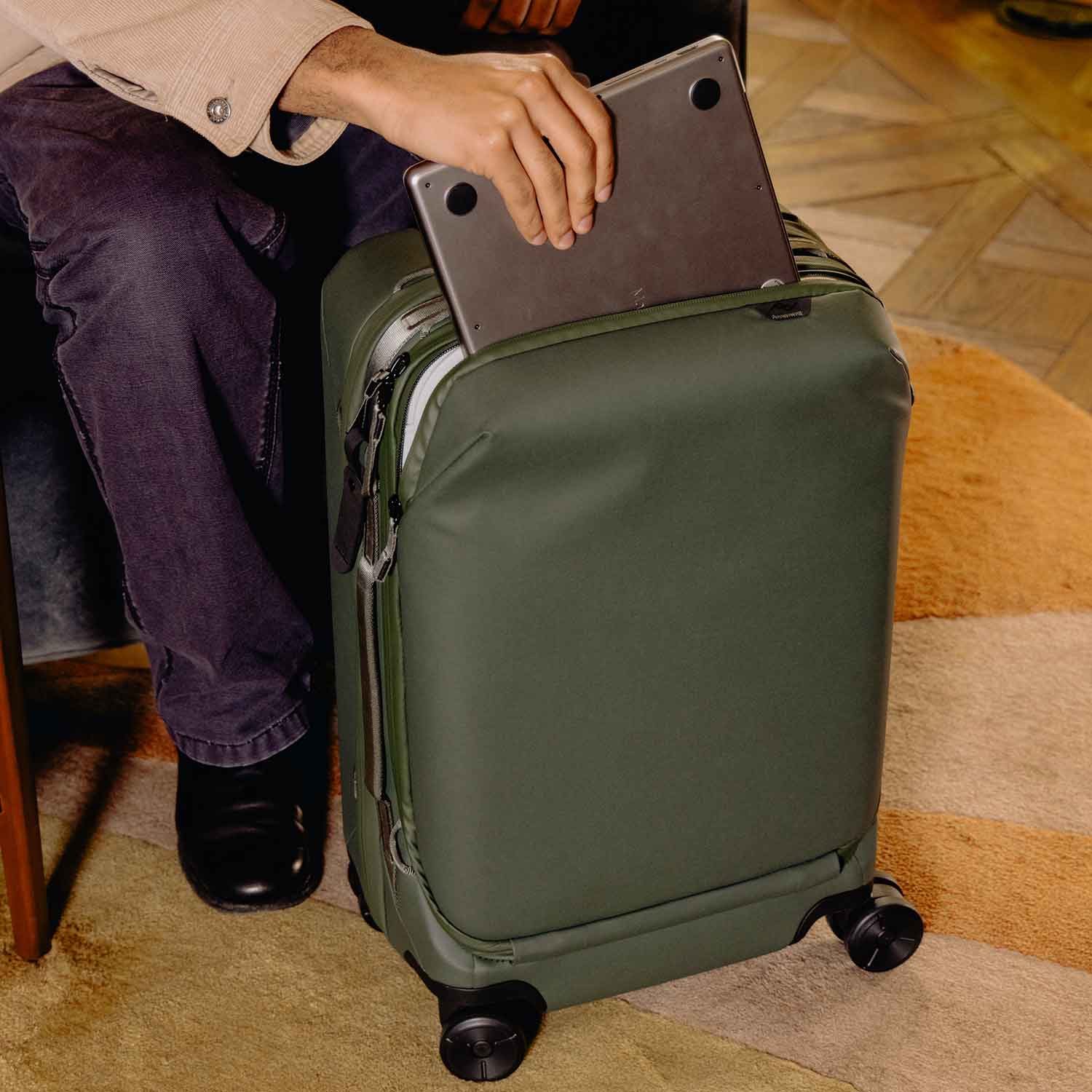 Peak Design Roller Pro – Handgepäck Rollkoffer 39L – Mit Laptopfach in salbeigrün