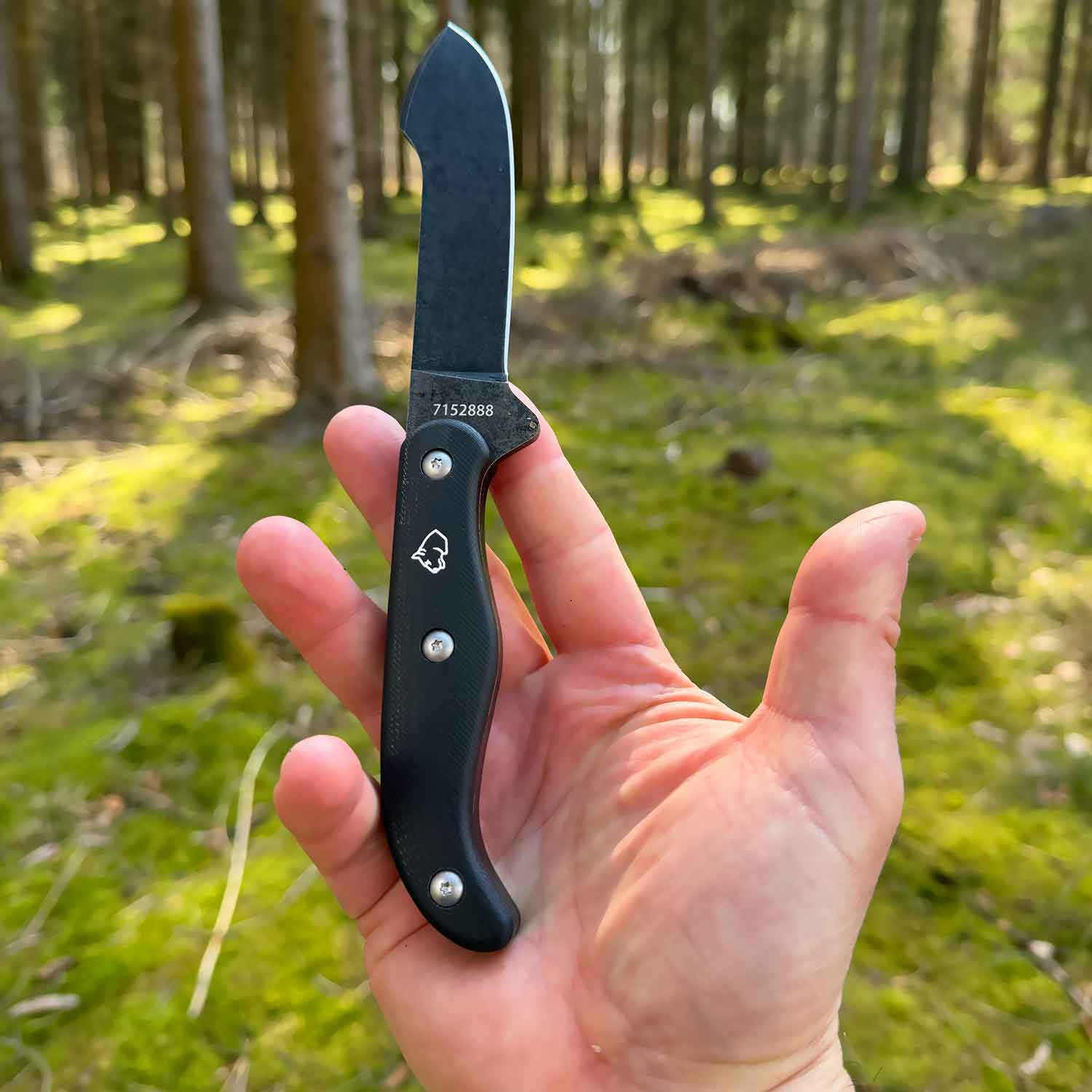 Puma TEC Predator G10 - Outdoormesser Größe in der Hand