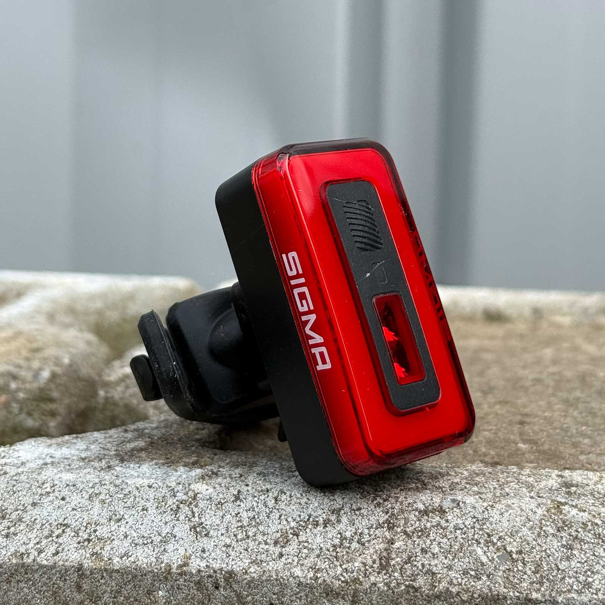 Sigma Hiro 70 – Akku-Fahrradrücklicht mit Brems-/Notbremslicht, USB-C & StVZO