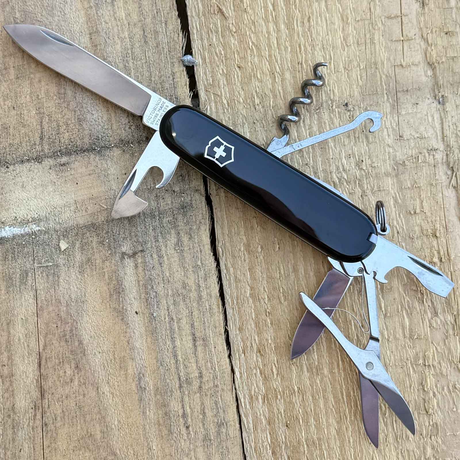 Victorinox Climber schwarz – Schweizer Messer mit 14 Funktionen